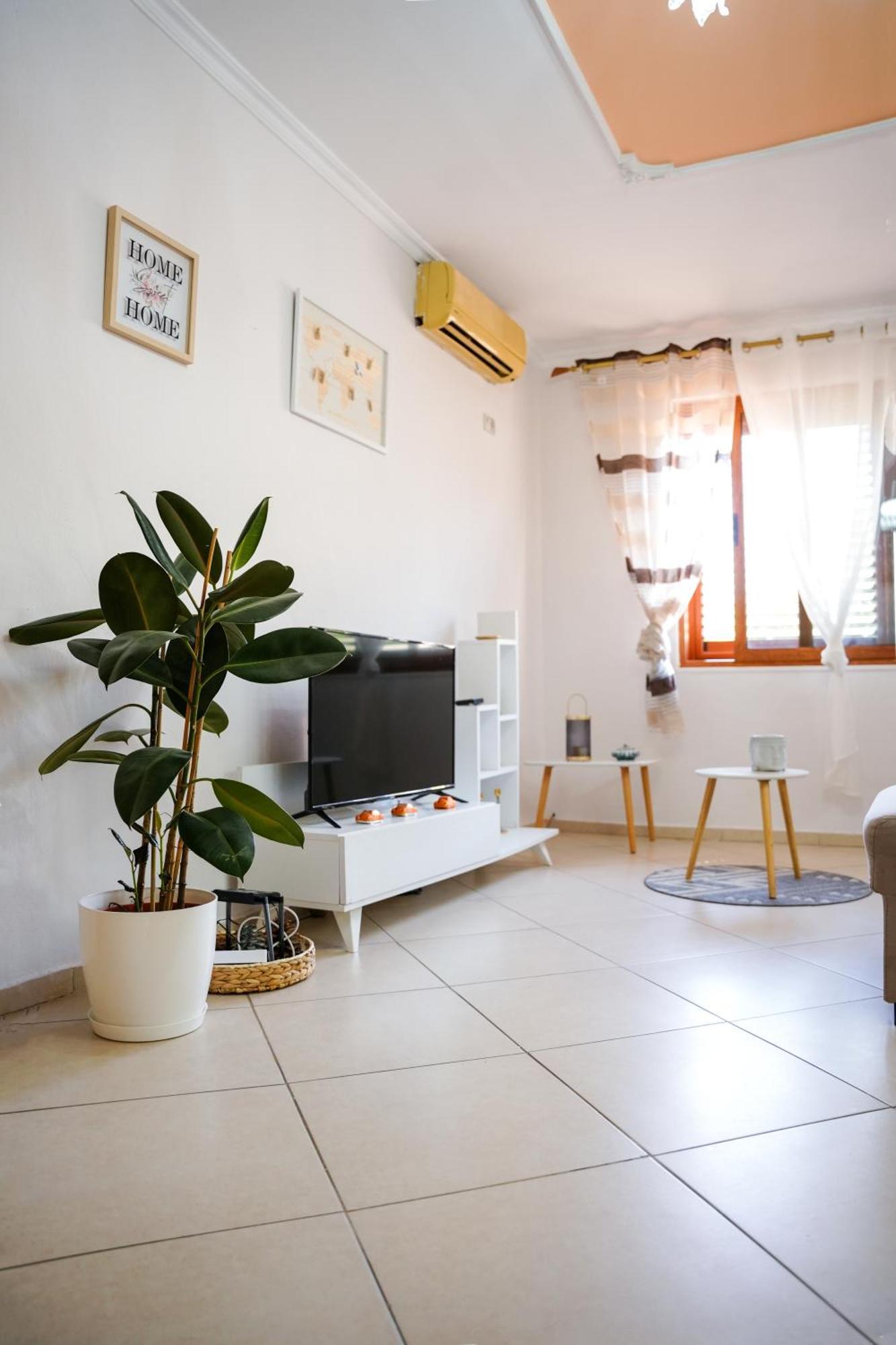 Tirana Centre Lions Gate 1 Apartment Екстериор снимка